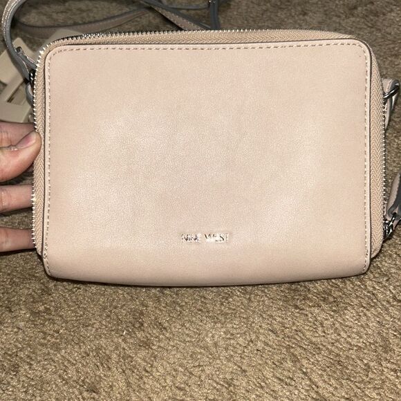 Nine West Prosper Mini Cameo Pink Triple Gusset Crossbody Handbag NEW $69 - Picture 4 of 7